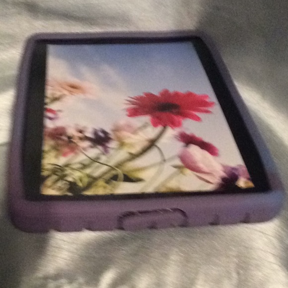 Purple Silicone tablet cover, @ 5” x 7 1/2”, NWT - Picture 4 of 6